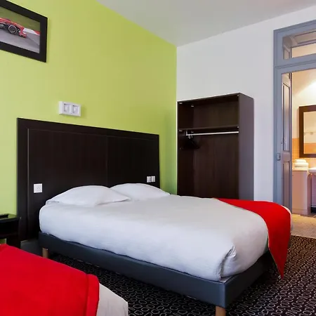Enzo Hotels Contrexeville * Contrexeville