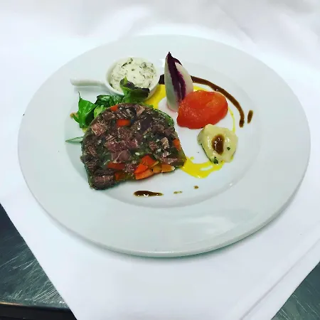 Enzo Hotel *