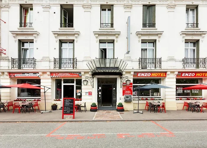 Enzo Отель Контрексвиль